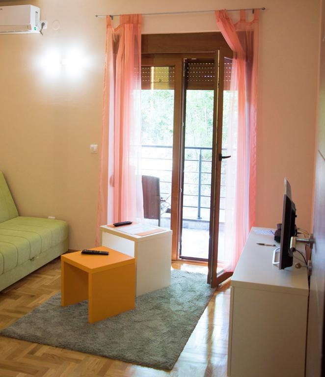 Apartman Lena Daire Vrnjačka Banja Oda fotoğraf